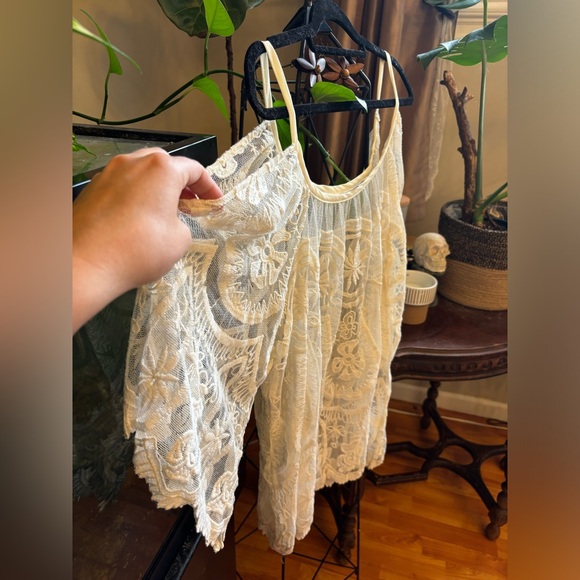 Jen’s Pirate Booty Cami Cold Shoulder Top - Picture 5 of 7